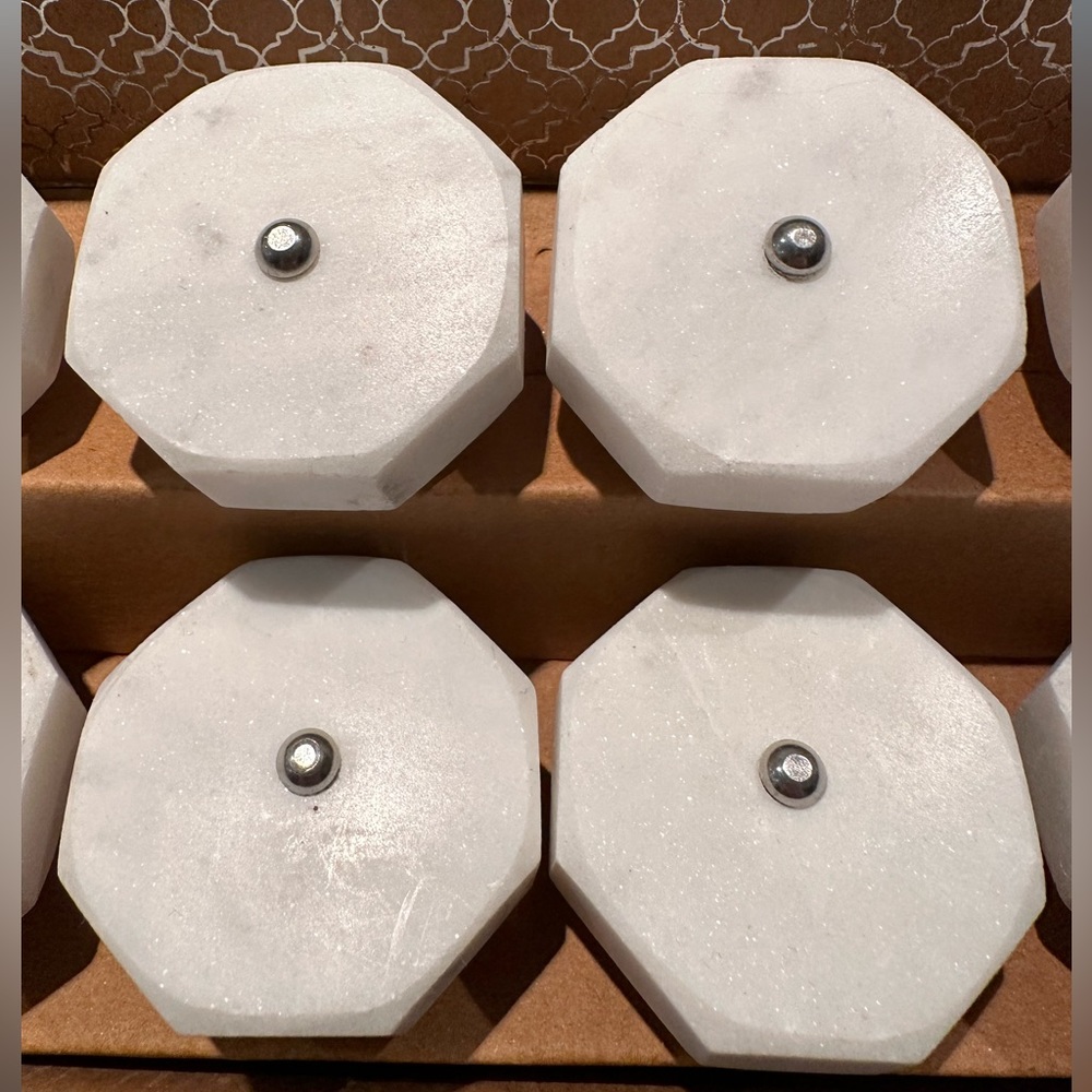 CASA DECOR. Home Design Concepts. Marble drawer pulls. - Picture 4 of 9